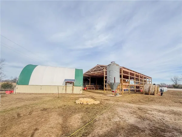 $530,000 | 1106 Southwest County Road, Holden, MO 64040