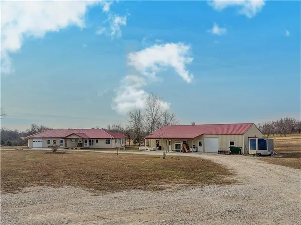 $530,000 | 1106 Southwest County Road, Holden, MO 64040