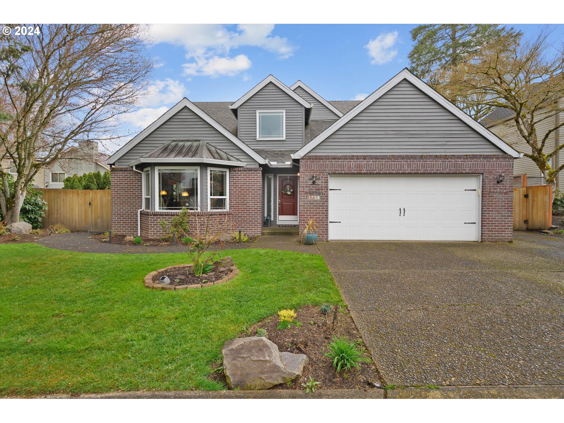 5758 Southwest Calusa Loop Tualatin, OR 97062 - Photo 1 of 28 Gallery Image 1