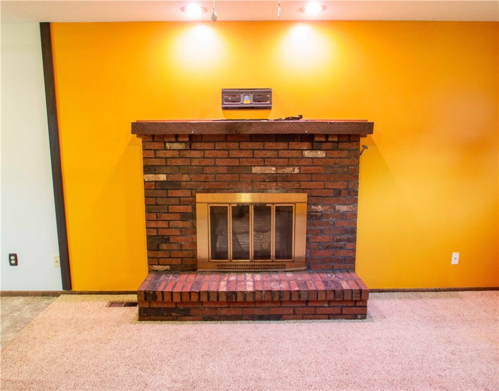 1021 Sunset Ridge Danville, IL 61834 - Photo 6 of 16 Gallery Image 6