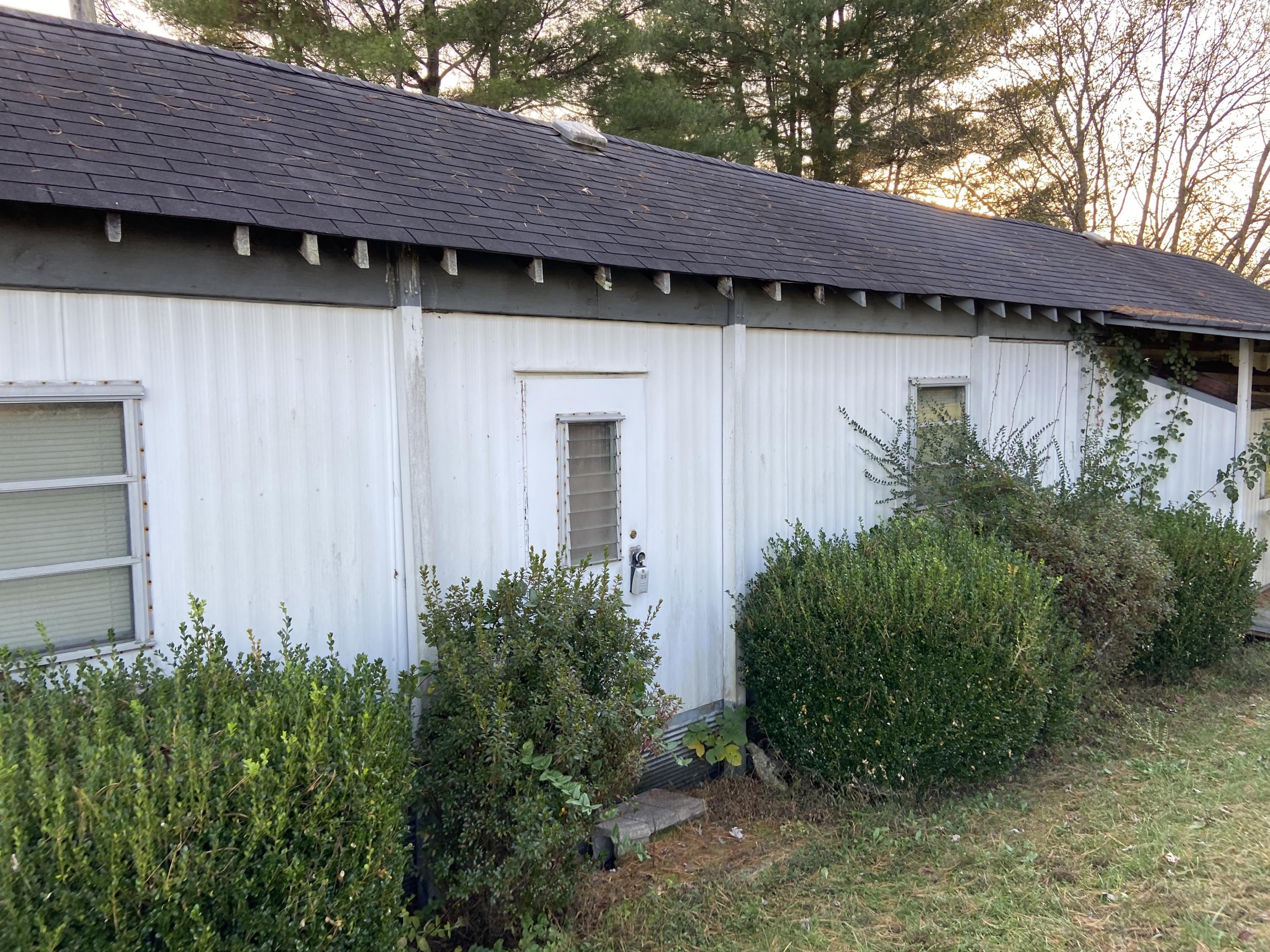 3715 Hickory Nut Road Nancy, KY 42544 - Photo 25 of 45 7F48A127-4CF1-43AA-B4CD-CB5897133CA7<|><