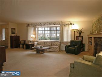475 Dreshertown Road Fort Washington, PA 19034 - Photo 3 of 12 Living Room