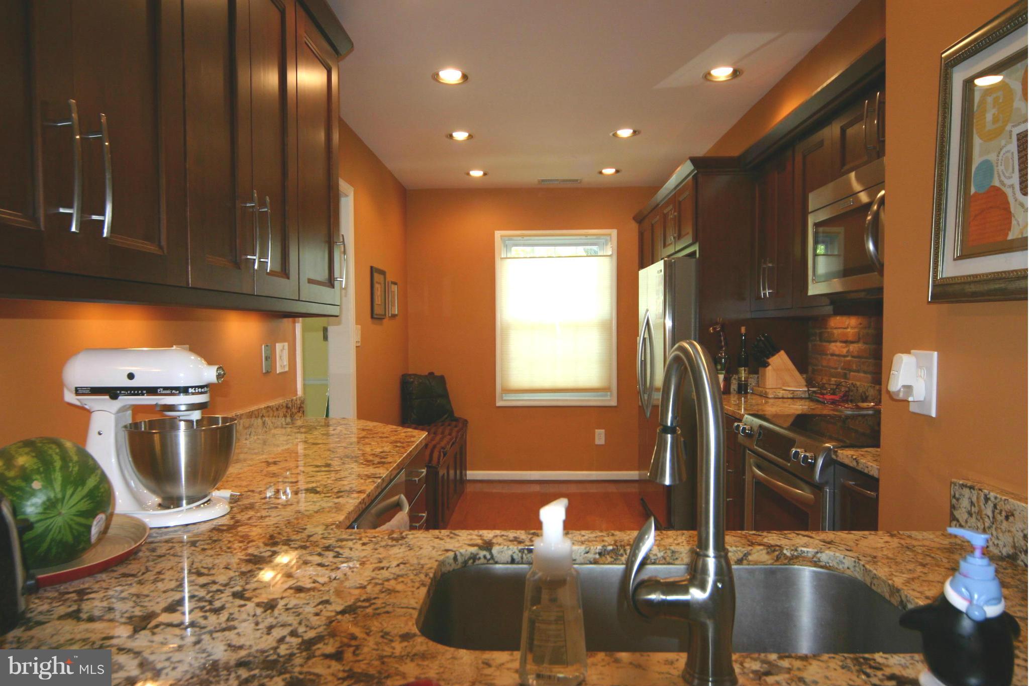 5935 Minutemen Road, Unit 253 Springfield, VA 22152 - Photo 7 of 24 Kitchen