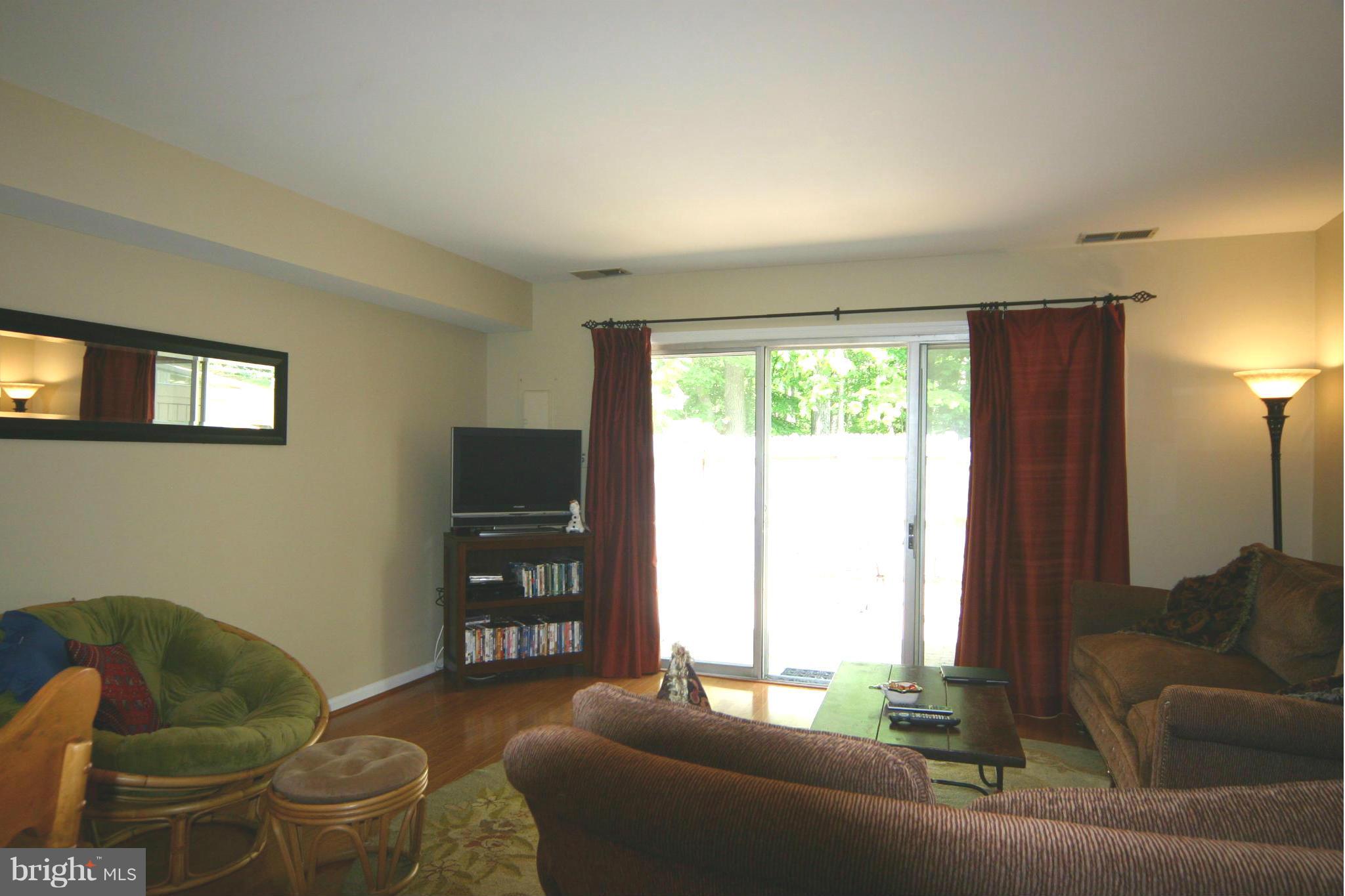 5935 Minutemen Road, Unit 253 Springfield, VA 22152 - Photo 9 of 24 Living Room