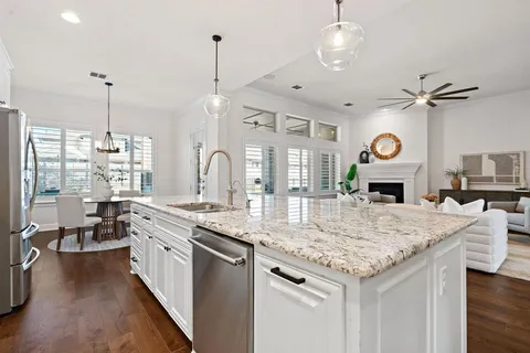 $850,000 | 205 Waterside Drive, Argyle, TX 76226