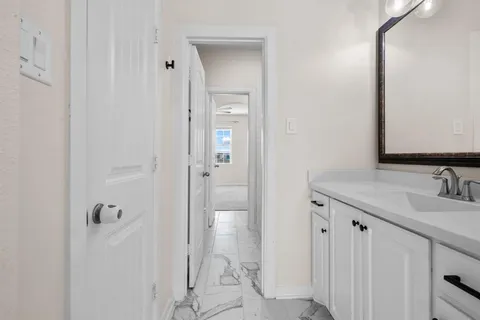 $850,000 | 205 Waterside Drive, Argyle, TX 76226