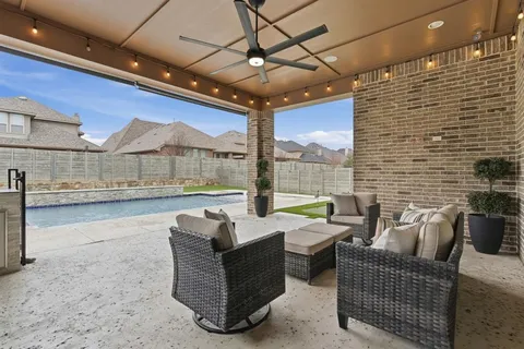 $850,000 | 205 Waterside Drive, Argyle, TX 76226