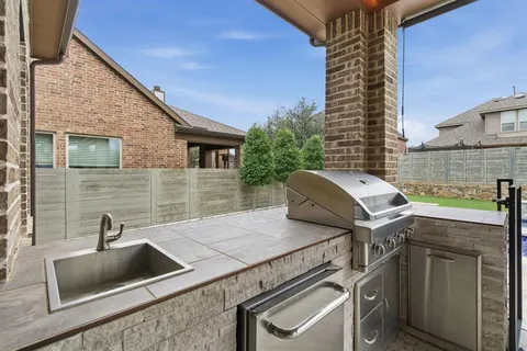 $850,000 | 205 Waterside Drive, Argyle, TX 76226