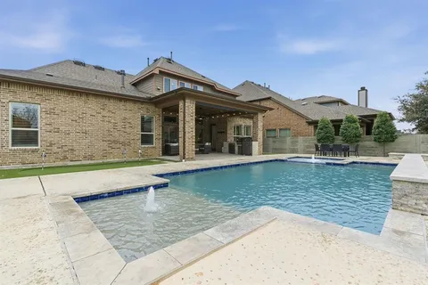 $850,000 | 205 Waterside Drive, Argyle, TX 76226