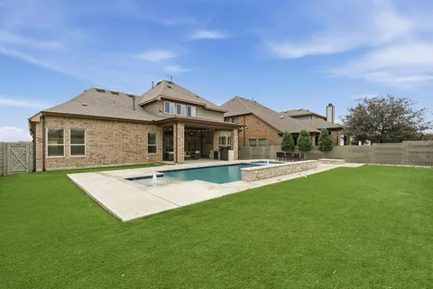 $850,000 | 205 Waterside Drive, Argyle, TX 76226