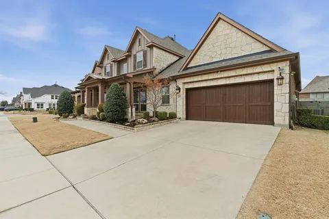 $850,000 | 205 Waterside Drive, Argyle, TX 76226