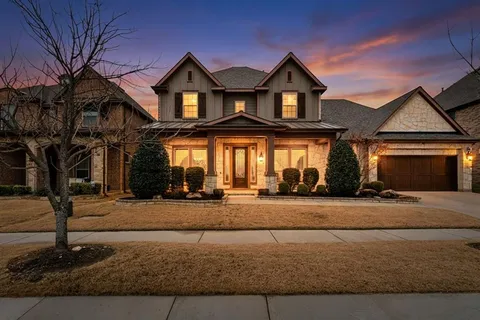 $850,000 | 205 Waterside Drive, Argyle, TX 76226