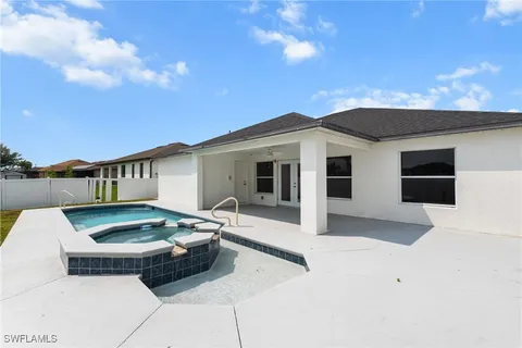 $479,900 | 221 Northwest 29th Place, Cape Coral, FL 33993