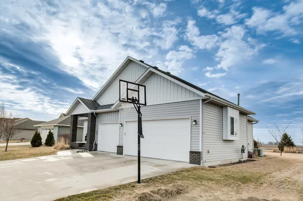 $520,000 | 657 Westminster Drive, Moorhead, MN 56560