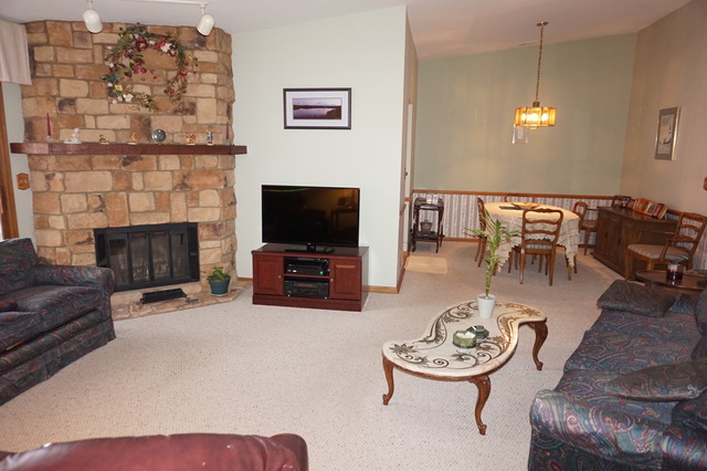 653 Dana Court, Unit D Naperville, IL 60563 - Photo 2 of 16