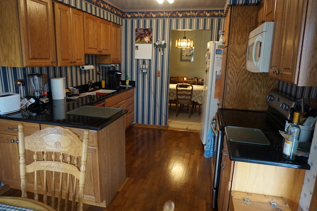 653 Dana Court, Unit D Naperville, IL 60563 - Photo 8 of 16