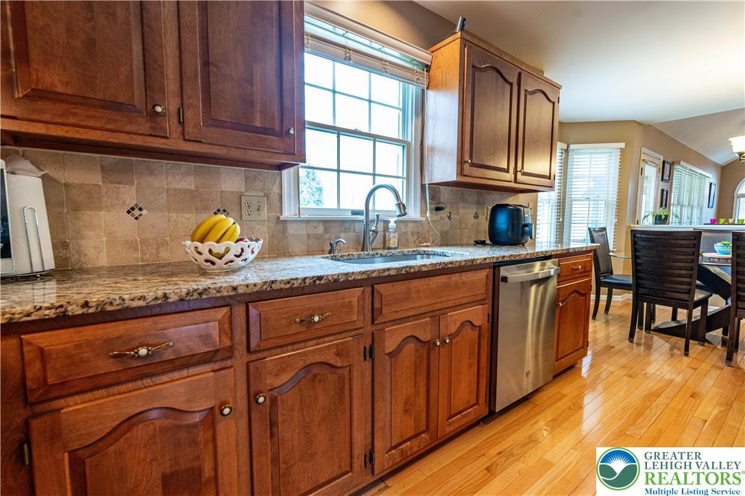 4035 Ross Road Bethlehem, PA 18020 - Photo 17 of 53