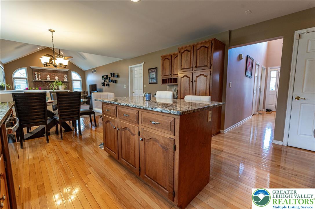 4035 Ross Road Bethlehem, PA 18020 - Photo 18 of 53