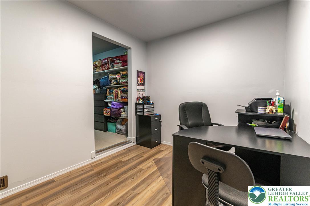 4035 Ross Road Bethlehem, PA 18020 - Photo 33 of 53