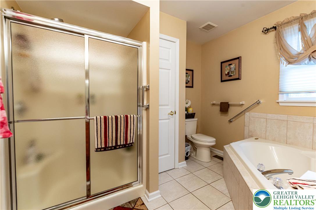 4035 Ross Road Bethlehem, PA 18020 - Photo 36 of 53