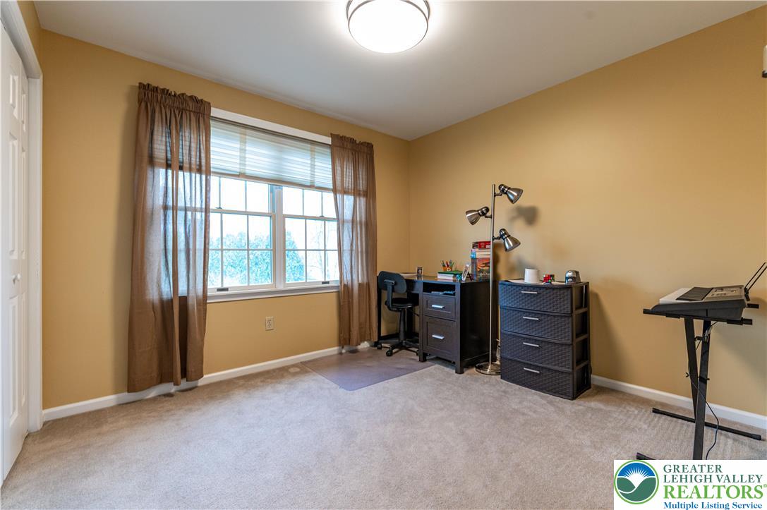 4035 Ross Road Bethlehem, PA 18020 - Photo 44 of 53