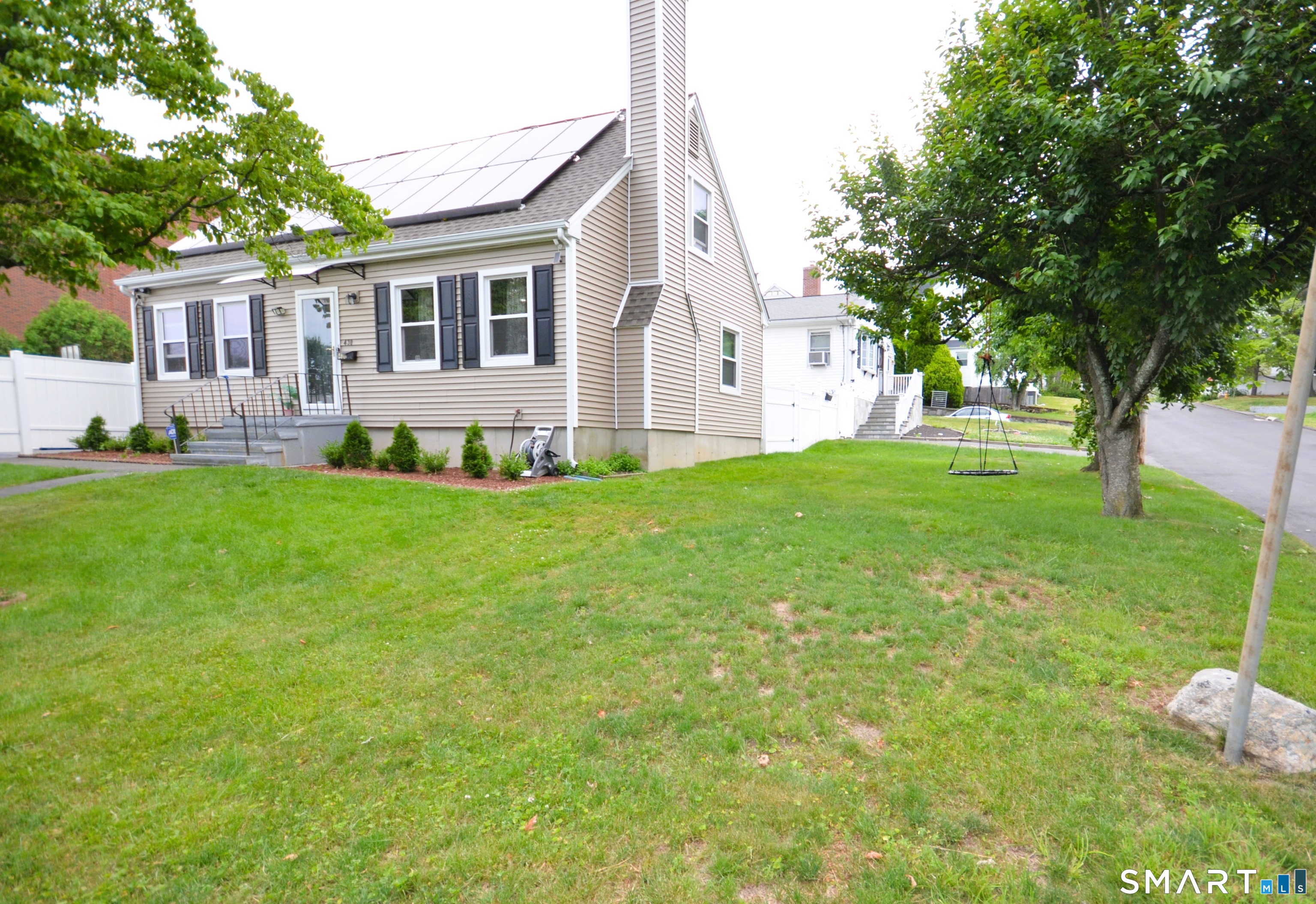 430 Berkeley Road Fairfield, CT 06825 - Photo 36 of 37