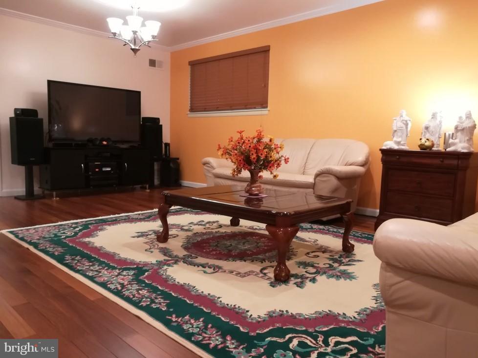 706 Whitaker Terrace Silver Spring, MD 20901 - Photo 5 of 27 Living Room