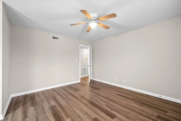 $1,295 | 3884 Northeast Drive, Unit C, Clarksville, TN 37040