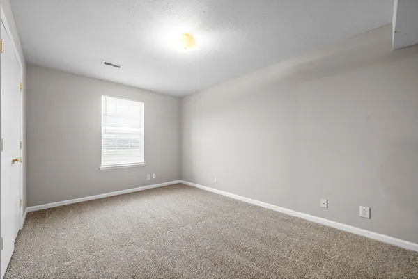 $1,295 | 3884 Northeast Drive, Unit C, Clarksville, TN 37040