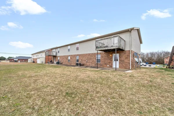 $1,295 | 3884 Northeast Drive, Unit C, Clarksville, TN 37040