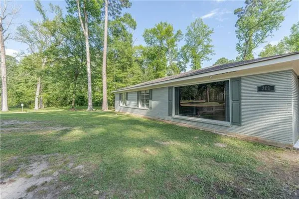 $229,900 | 201 Hembling Drive, Pineville, LA 71360