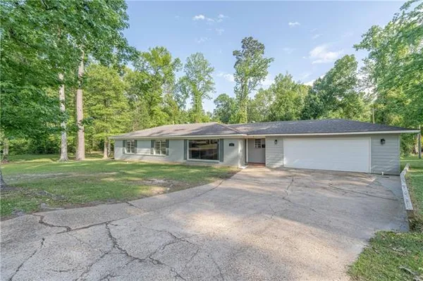 $229,900 | 201 Hembling Drive, Pineville, LA 71360