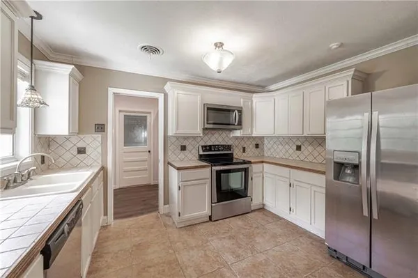 $229,900 | 201 Hembling Drive, Pineville, LA 71360