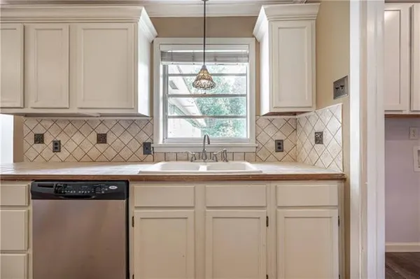 $229,900 | 201 Hembling Drive, Pineville, LA 71360