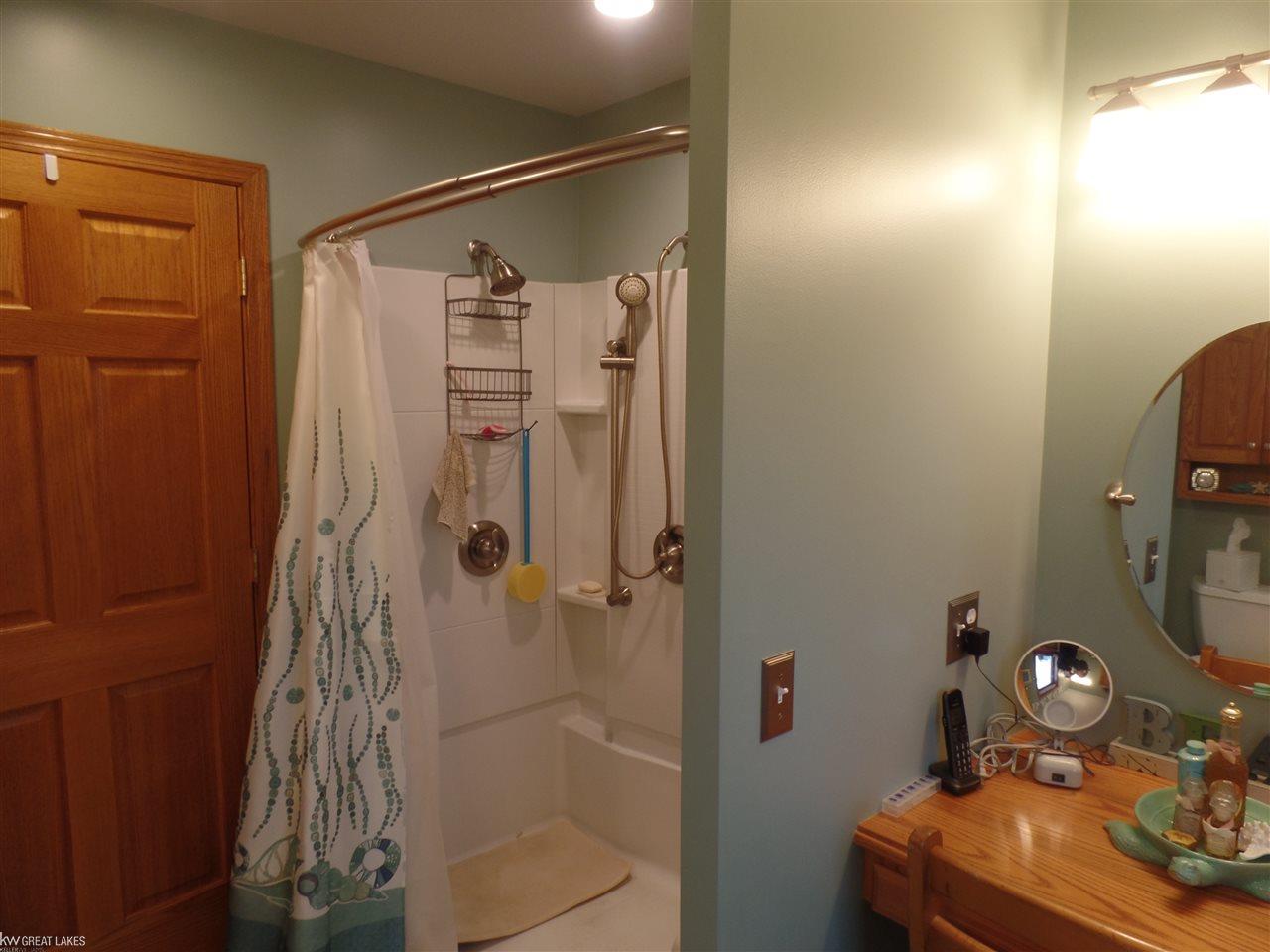 2564 North Lakeshore Road Carsonville, MI 48419 - Photo 18 of 60 31350368-17.JPG