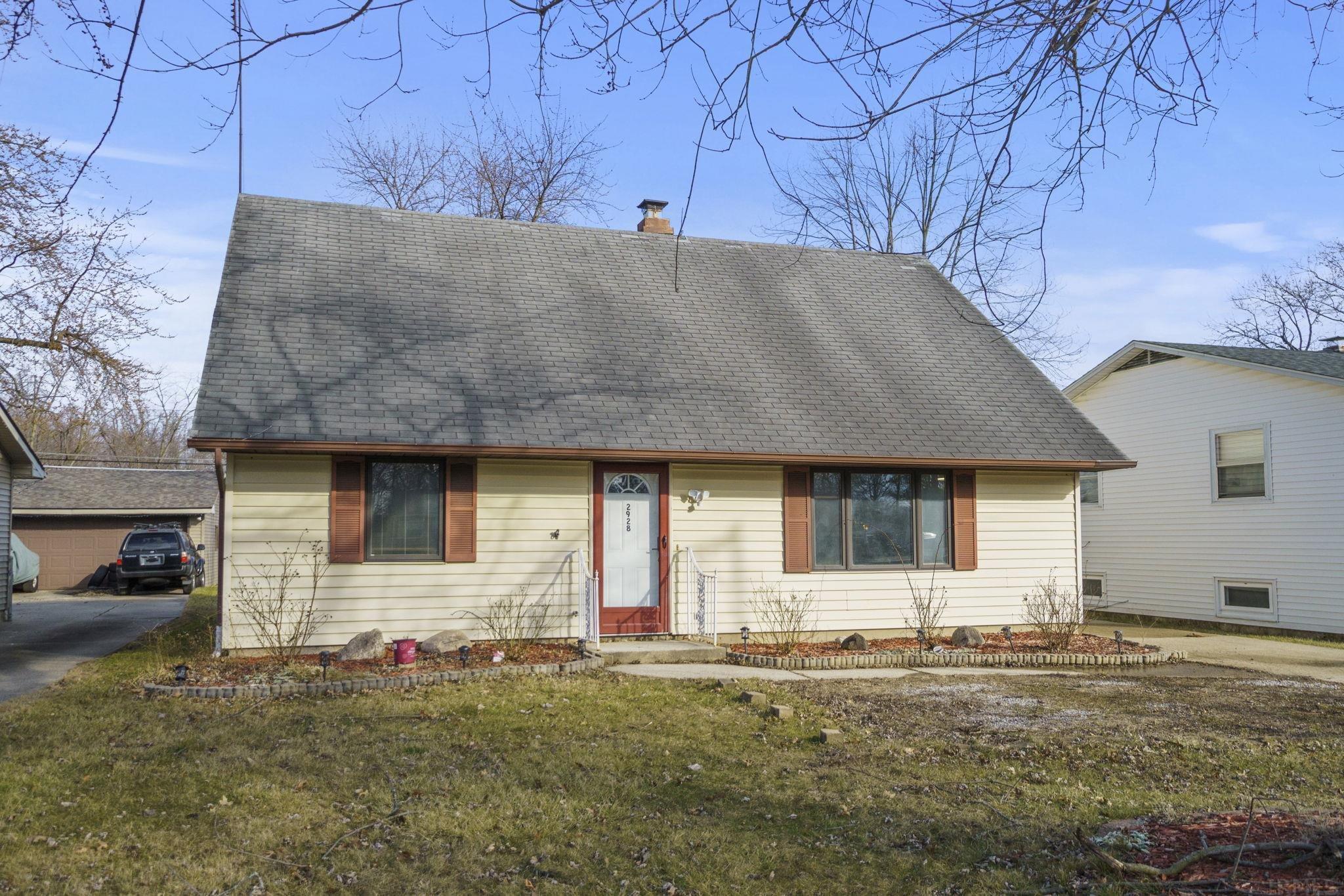 2928 Hobson Road Fort Wayne, IN 46805 - Photo 4 of 34