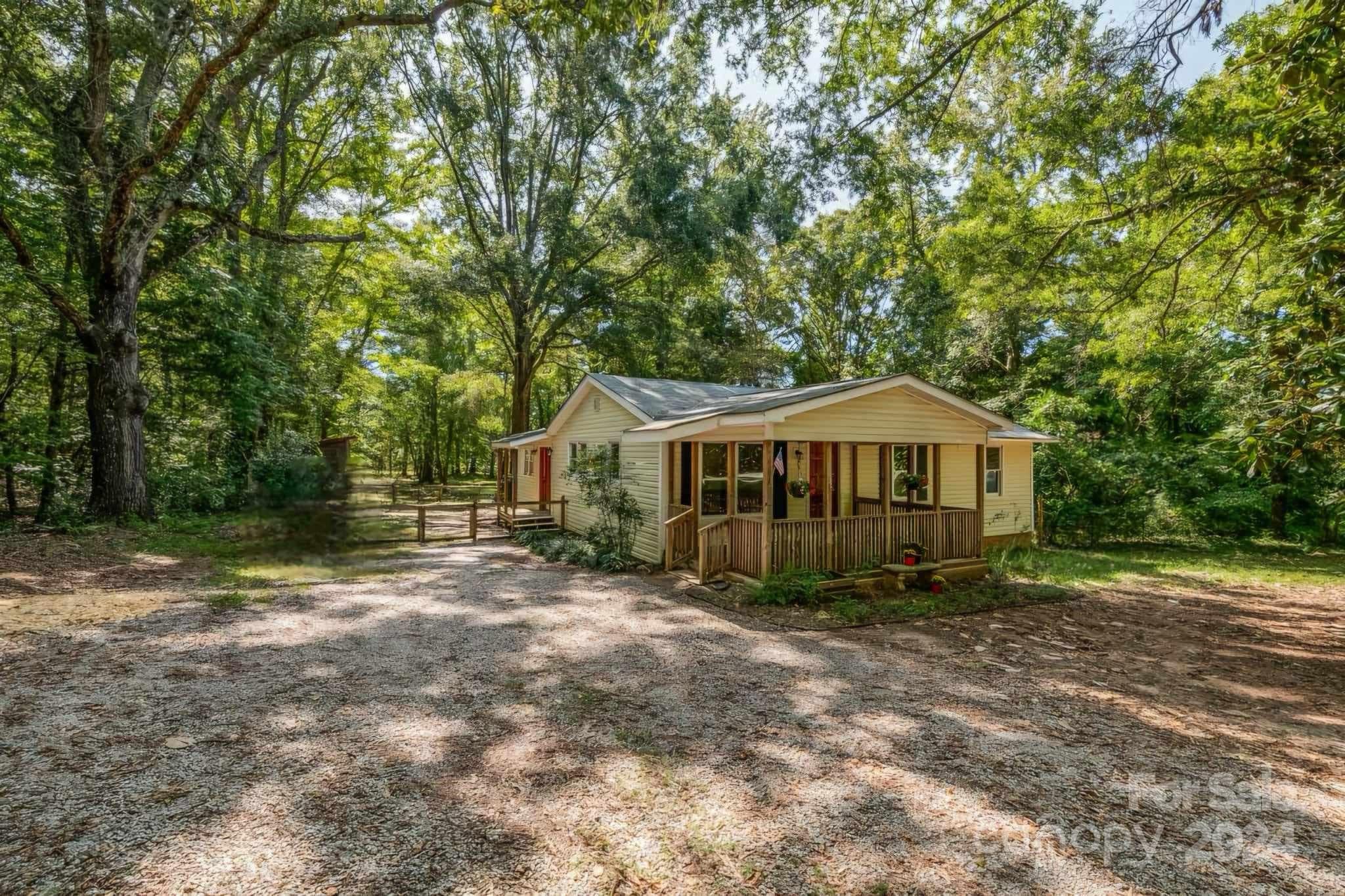 9117 Simpson Road Waxhaw, NC 28173 - Photo 2 of 26 Gallery Image 2
