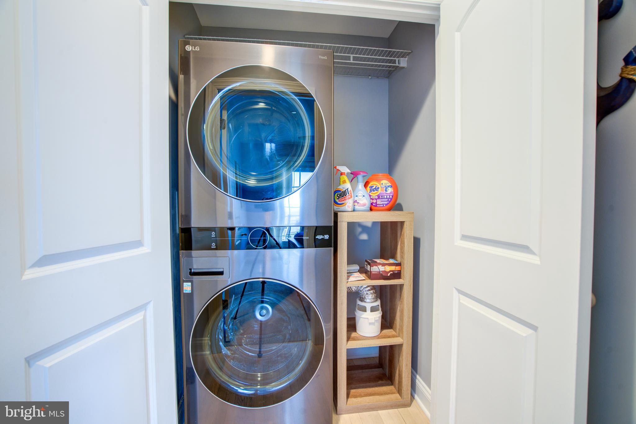 2811 Bay Drive Sparrows Point, MD 21219 - Photo 27 of 66 a utility room with dryer and washer