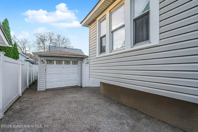 $799,999 | 212 Demorest Avenue | Westerleigh