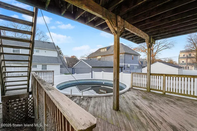 $799,999 | 212 Demorest Avenue | Westerleigh