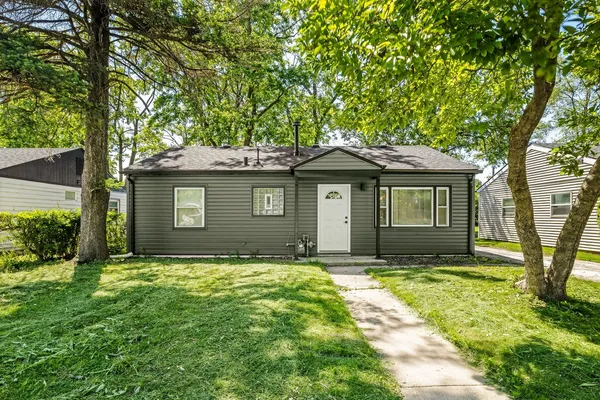 $2,500 | 16752 Artesian Avenue, Hazel Crest, IL 60429