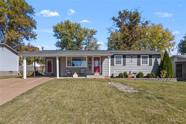 $194,000 | 1365 Yaqui Drive, Florissant, MO 63031