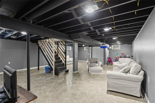 $194,000 | 1365 Yaqui Drive, Florissant, MO 63031