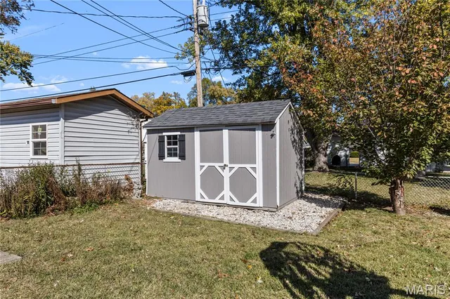 $194,000 | 1365 Yaqui Drive, Florissant, MO 63031