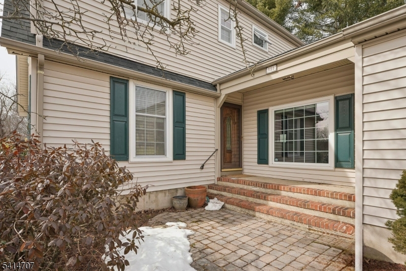 580 Heritage Road Millington, NJ 07946 - Photo 3 of 29