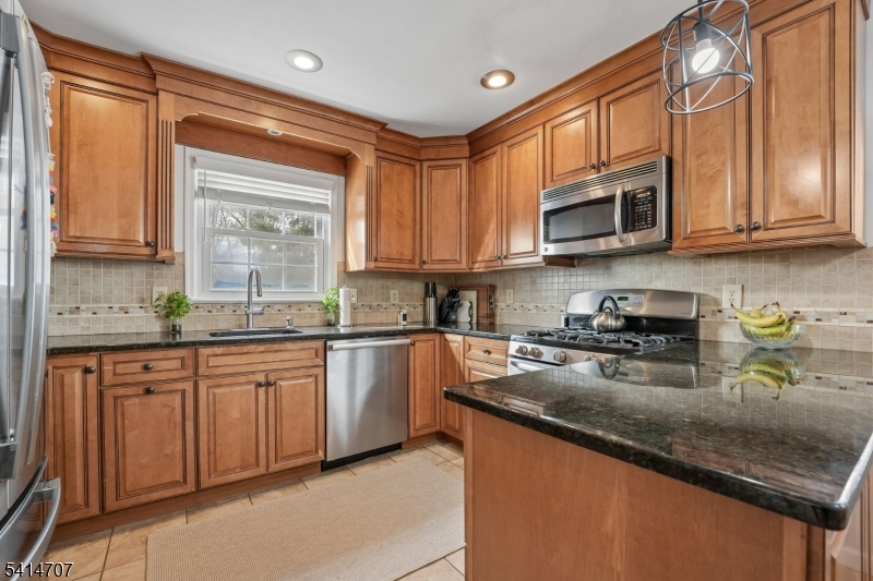 580 Heritage Road Millington, NJ 07946 - Photo 10 of 29