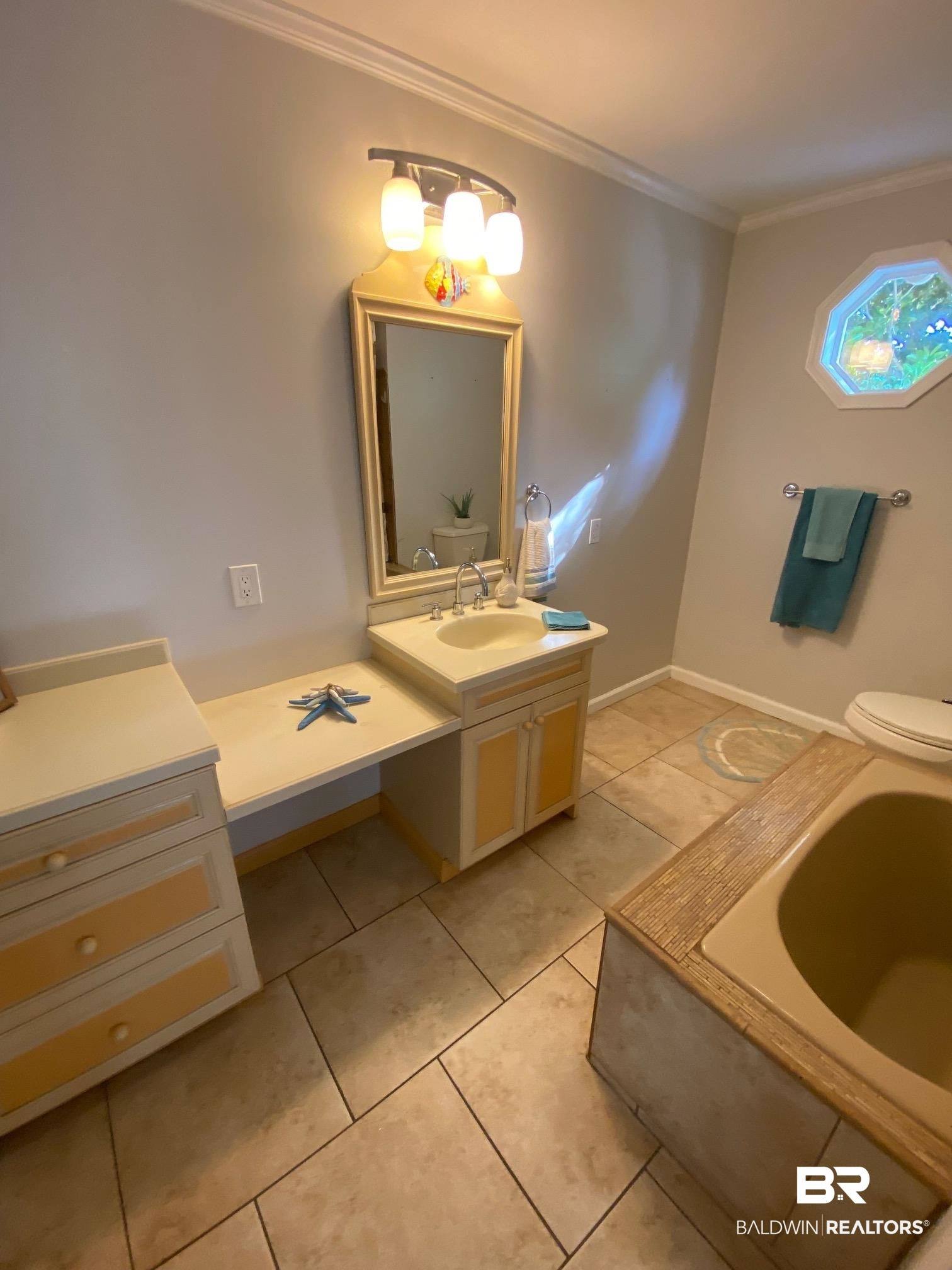 203 Defuniak Loop Lillian, AL 36549 - Photo 19 of 41 Bathroom 1