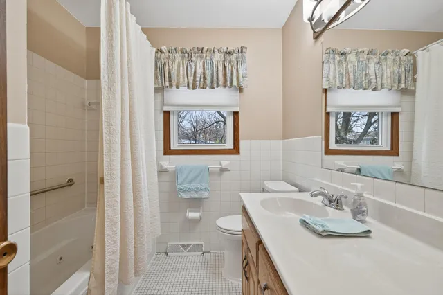 $325,000 | 2201 139th Avenue Northwest, Andover, MN 55304