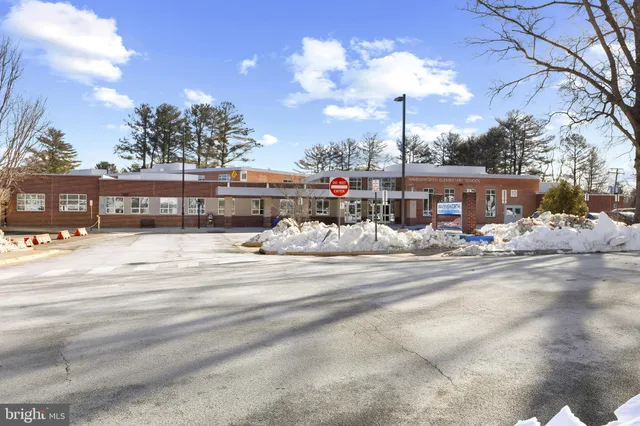 $2,800 | 5412 Nutting Drive, Springfield, VA 22151