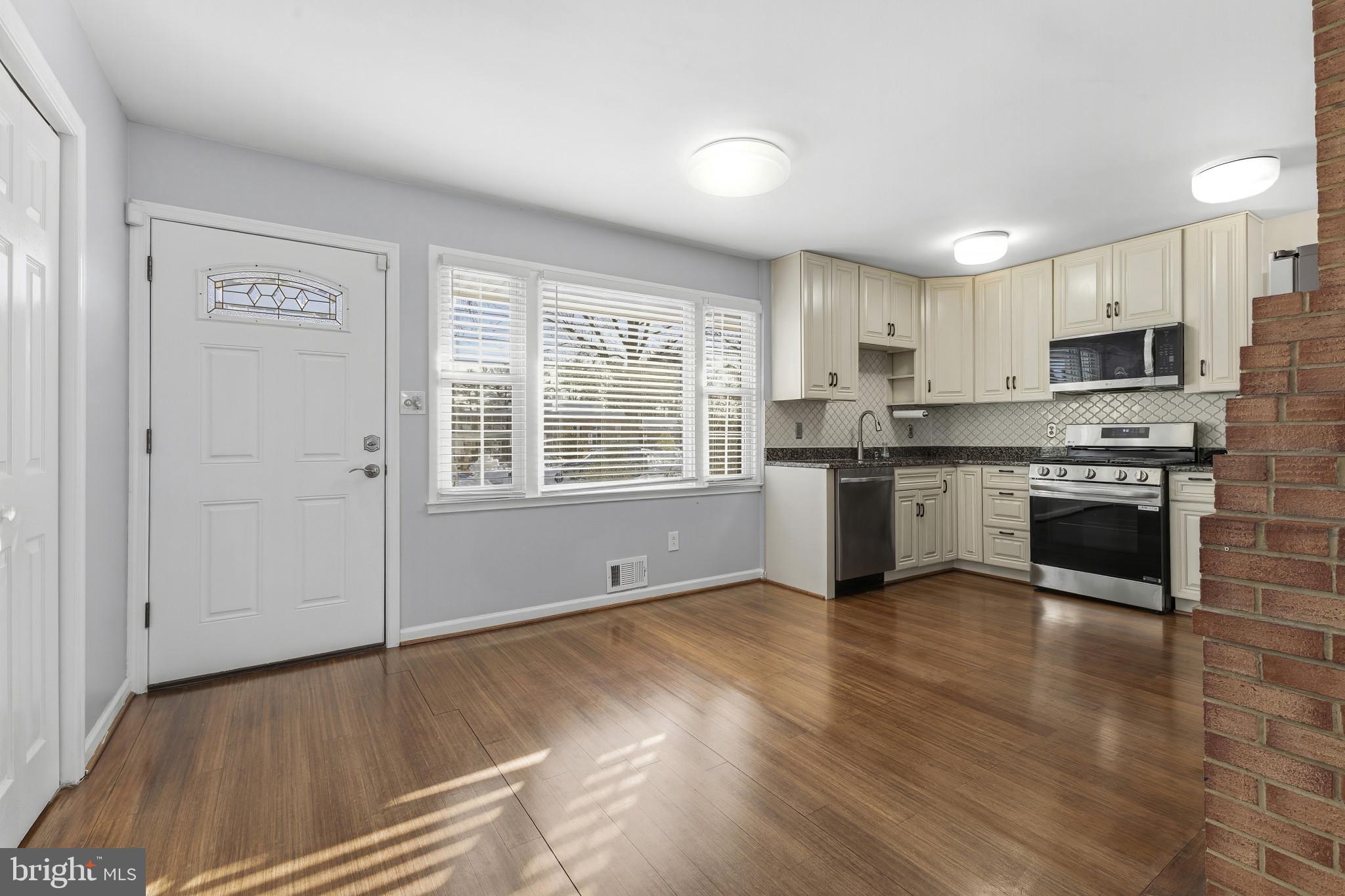 5412 Nutting Drive Springfield, VA 22151 - Photo 5 of 24 Generous dining and kitchen area.